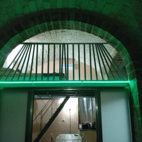 The Nest of Envy Bari